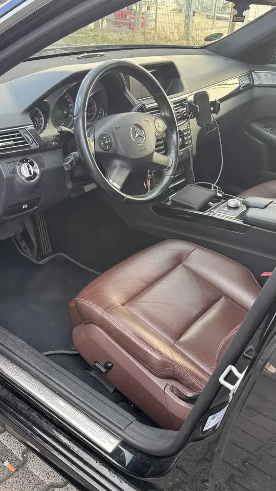 Mercedes-Benz E 350 T CDI DPF BlueEFFICIENCY 7G-TRONIC Avantgarde — photo 1 of 7