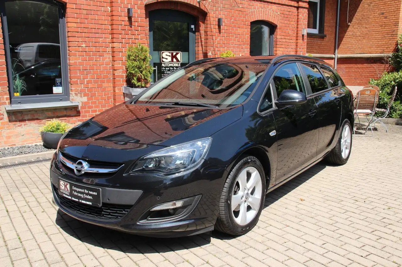 Opel Astra Sports Tourer Style Navi&Shz&Bluetooth — photo 1 of 31