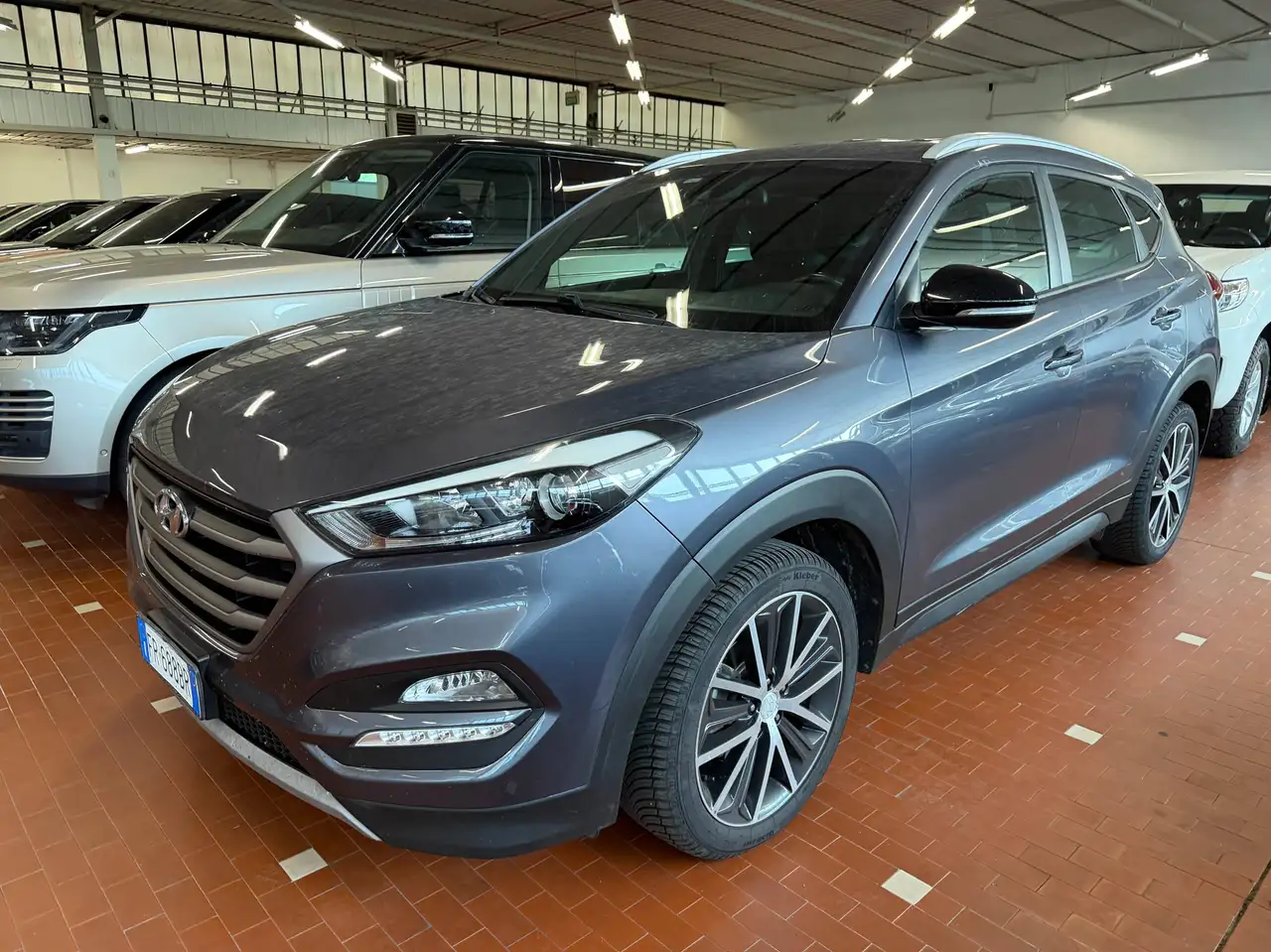 Hyundai TUCSON 2.0 crdi Comfort Plus Pack 4wd 136cv auto — photo 1 of 9