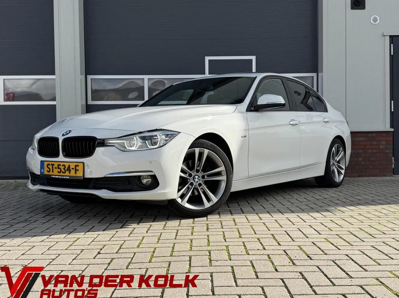 BMW 320 3-serie 320D EDE High Executive | Panorama | Leder — photo 1 of 26