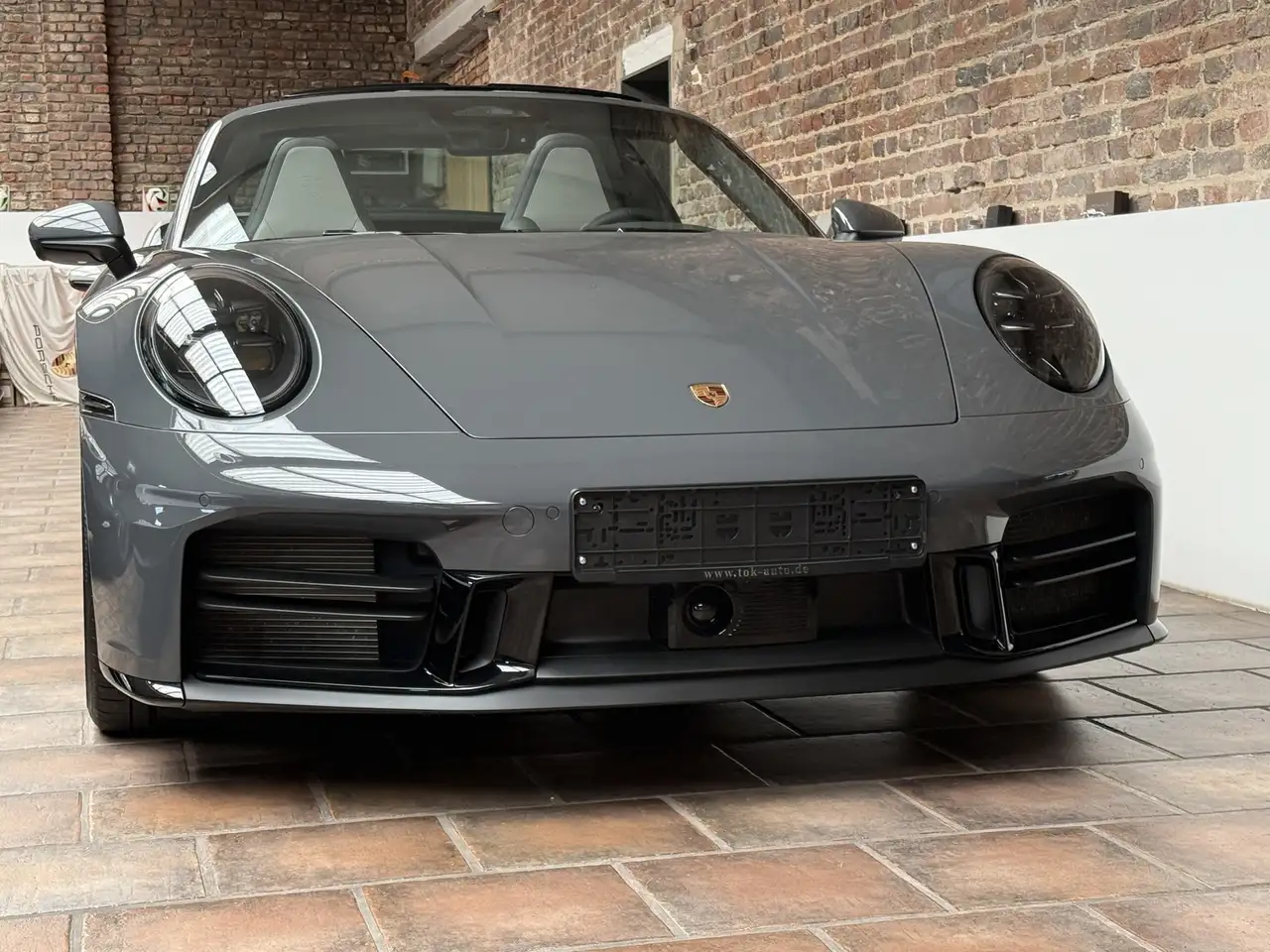 Porsche 992 911 Targa 4S — photo 1 of 14