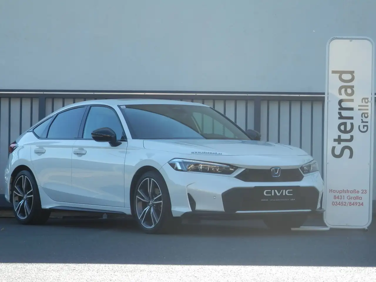 Honda Civic 2.0 i-MMD Hybrid Advance e-CVT Aut. — photo 1 of 12