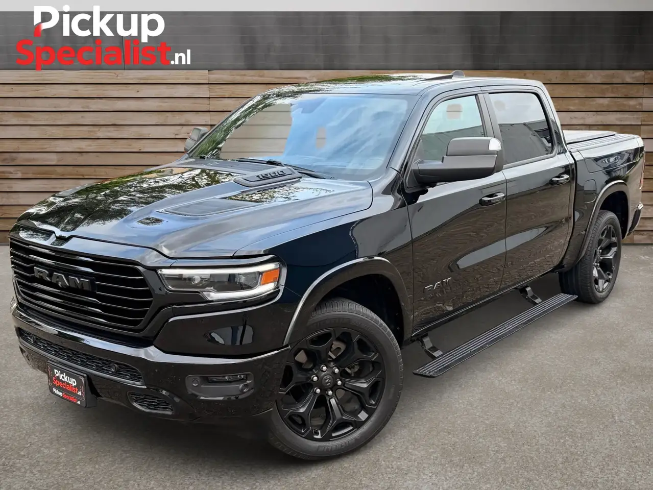 Dodge RAM 1500 5.7 V8 4x4 Crew Cab Limited , ALLE OPTIES , H — photo 1 of 15