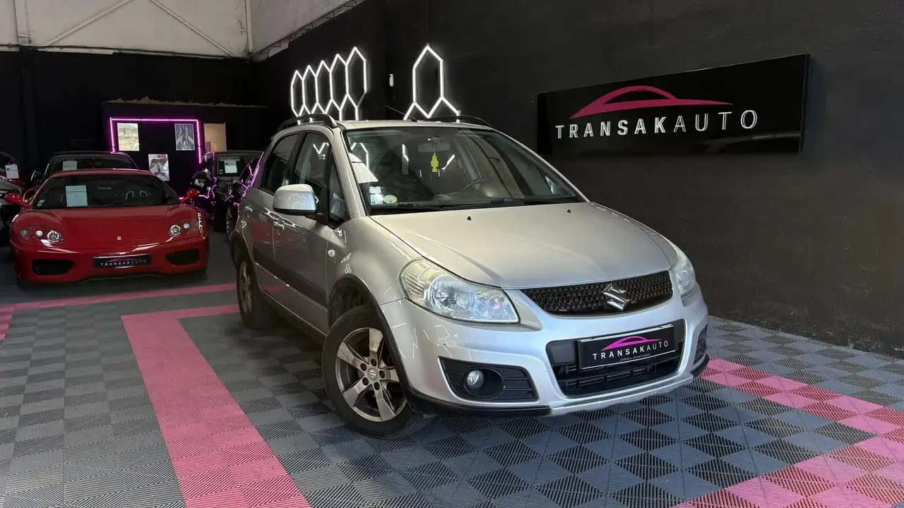 Suzuki SX4 S-Cross GLX 4x4 2.0 135 cv DEMARRAGE ET OUVERTURE SANS CLE LIMITEUR — photo 1 of 15