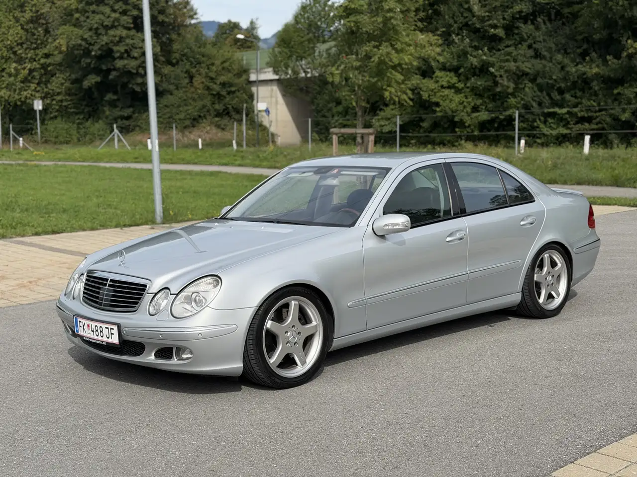 Mercedes-Benz E 500 Elegance 4MATIC Tüv 8/27 + 4 Monate — photo 1 of 5