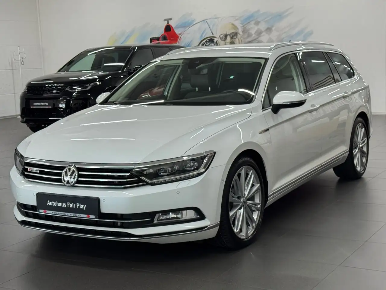 Volkswagen Passat Variant Passat Var. Highl. 4x4 HUD/LED/AHK/STANDHZG/TOP! — photo 1 of 22