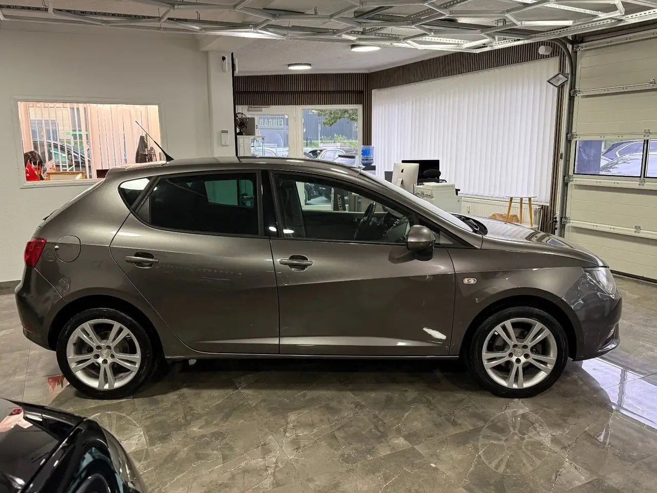2014 SEAT Ibiza 1.2TSI Lim. Style Autom. SHZ PDC Bluetooth, photograph 5