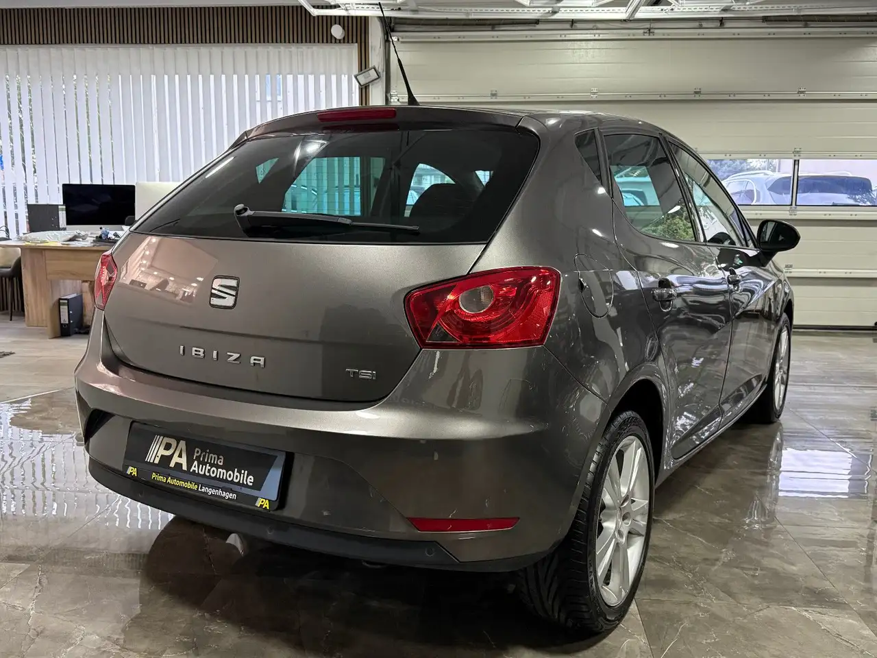 2014 SEAT Ibiza 1.2TSI Lim. Style Autom. SHZ PDC Bluetooth, photograph 4