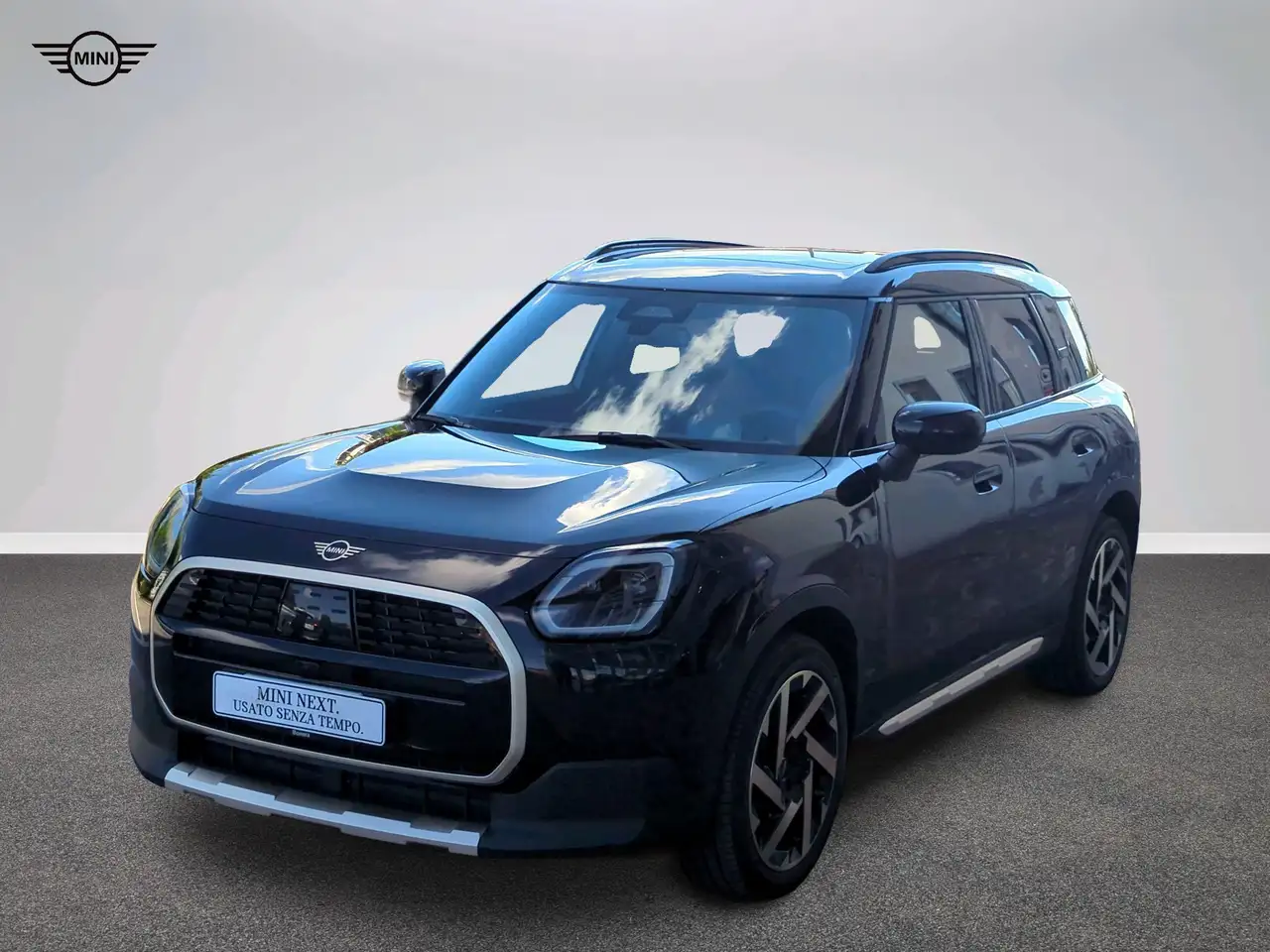 MINI Countryman D Favoured — photo 1 of 17