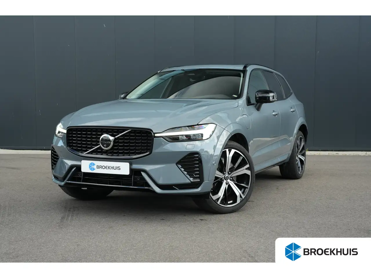 Volvo XC60 2.0 T6 350pk Plug-in hybrid AWD Ultimate Dark | 36 — photo 1 of 30
