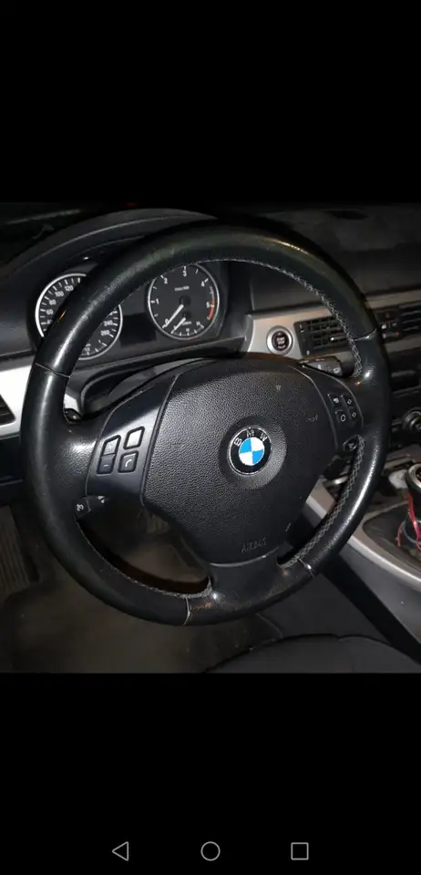 BMW 320 320d DPF Touring — photo 1 of 7