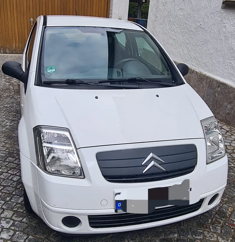 Citroen C2 1.1 — photo 1 of 9