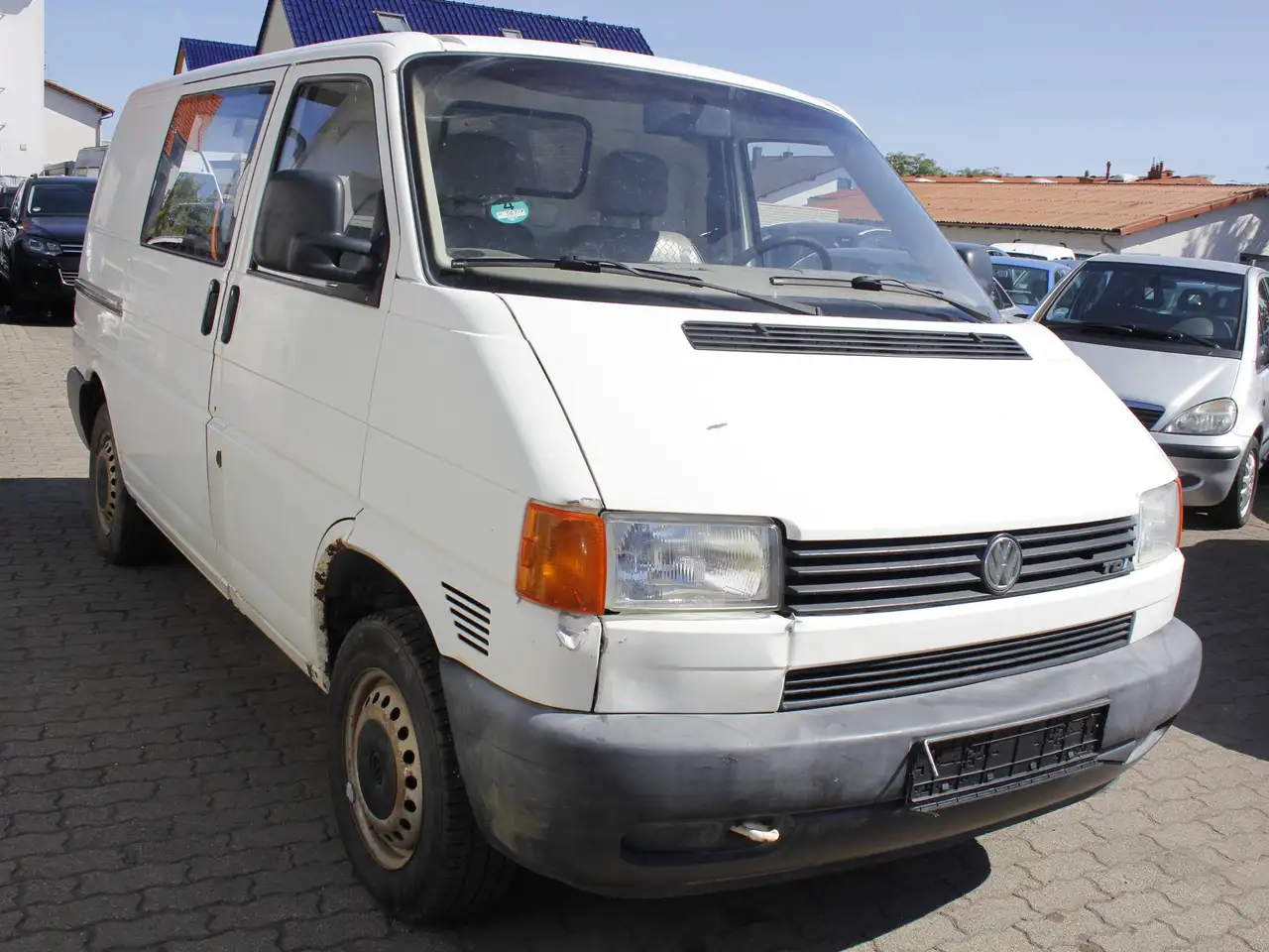 Volkswagen T4 Transporter T4 Transporter orginal 190TKM TÜV 06.2027 — photo 1 of 15
