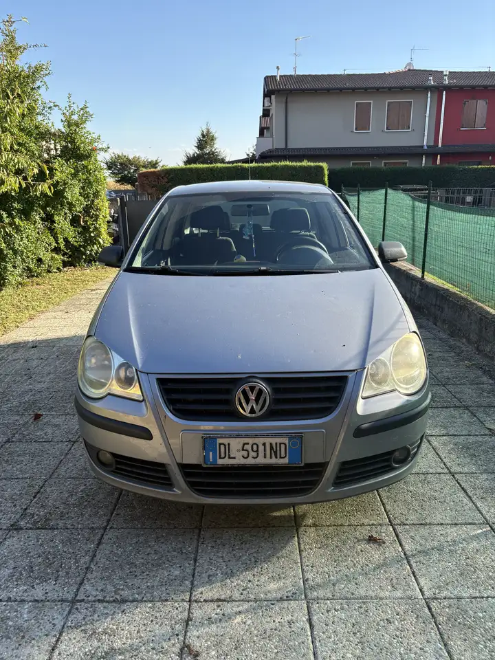 Volkswagen Polo 5p 1.4 tdi Sportline — photo 1 of 5