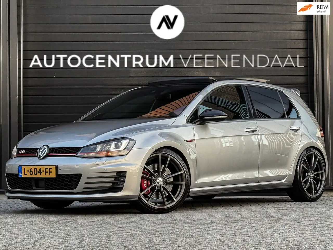 Volkswagen Golf GTI Performance 2.0 TSI DSG 230 PK PANO/DYNAUDIO/DCC/K — photo 1 of 40