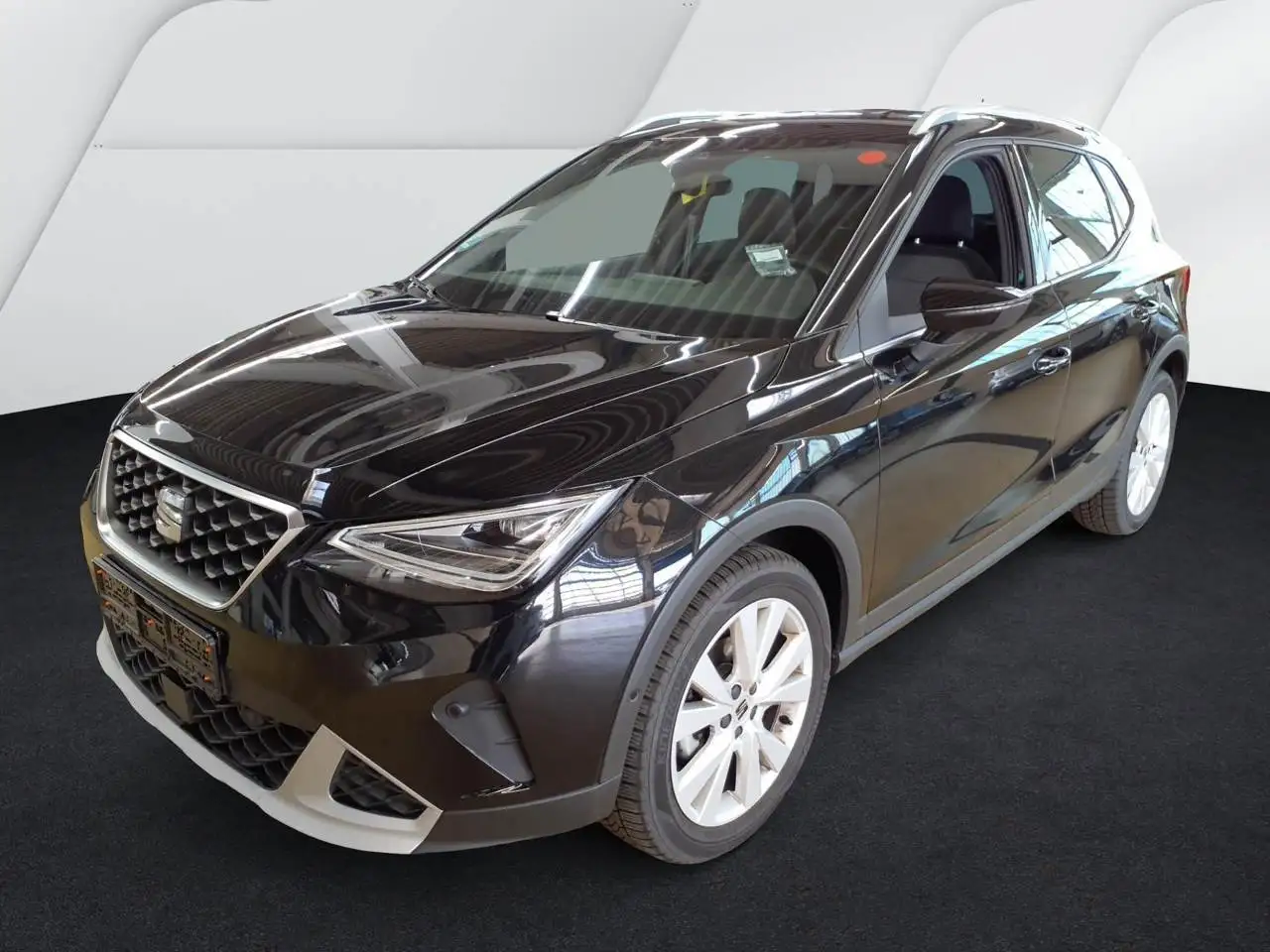 SEAT Arona Xperience 1.0 TSI - LED Kamera Navi SHZ PDC Keyles — photo 1 of 4
