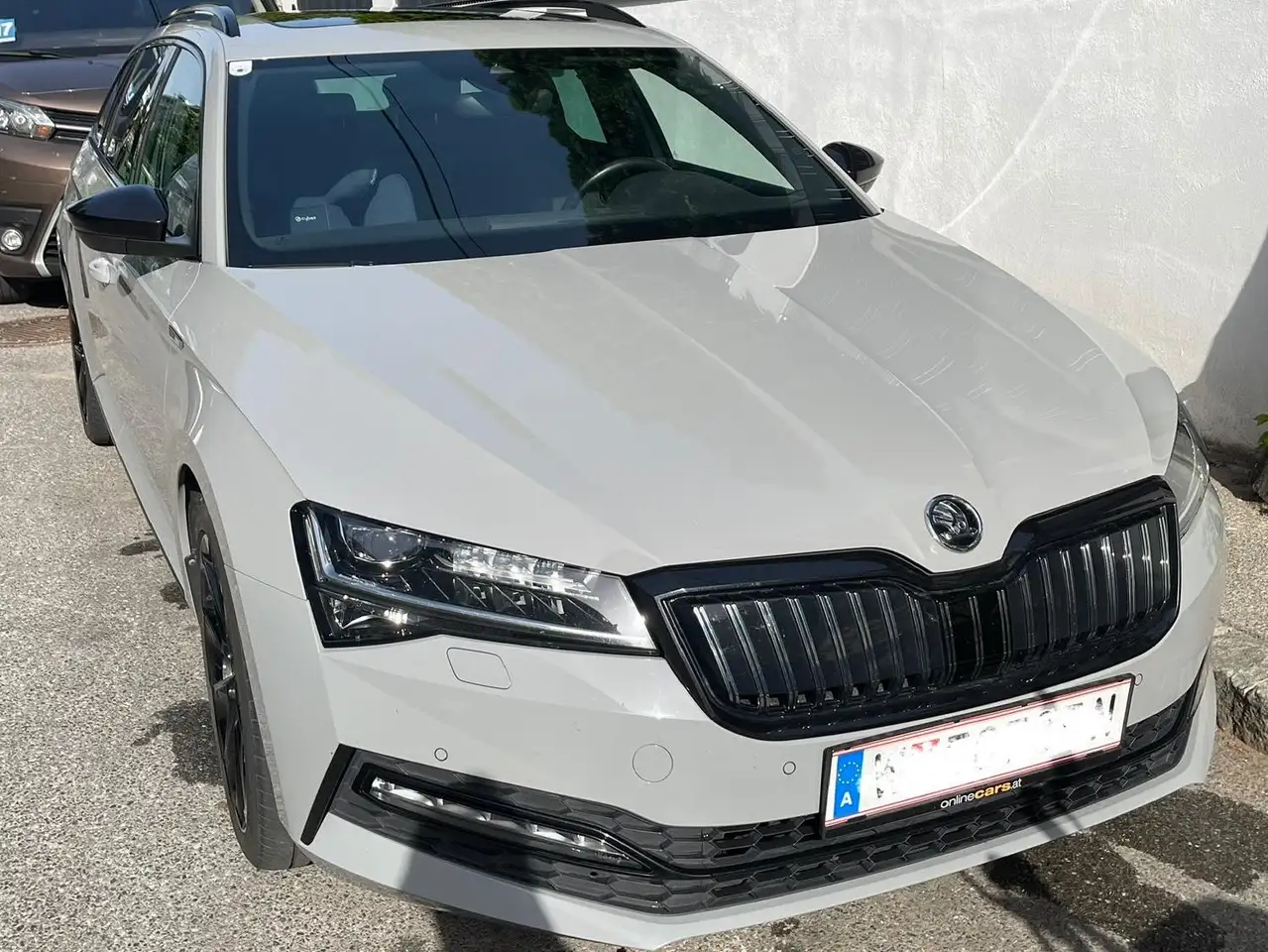Skoda Superb Superb Kombi 1,4 TSI PHEV Sportline DSG Sportline — photo 1 of 9