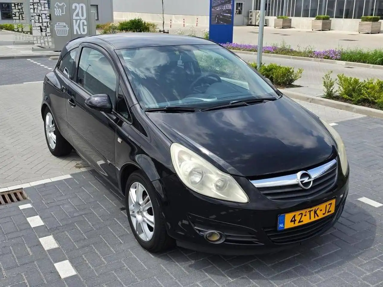 Opel Corsa Corsa 1.4-16V Enjoy — photo 1 of 13