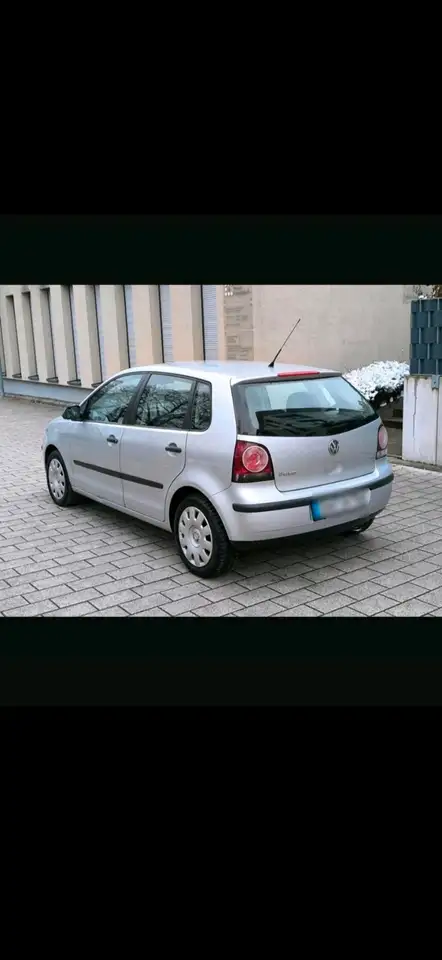Volkswagen Polo 1.2 Comfortline — photo 1 of 15