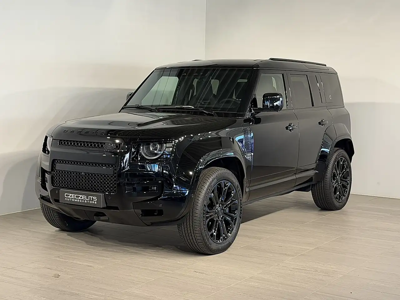 Land Rover Defender 110 OCTA Black P635 AWD Aut. *BLACK EDITION* — photo 1 of 15