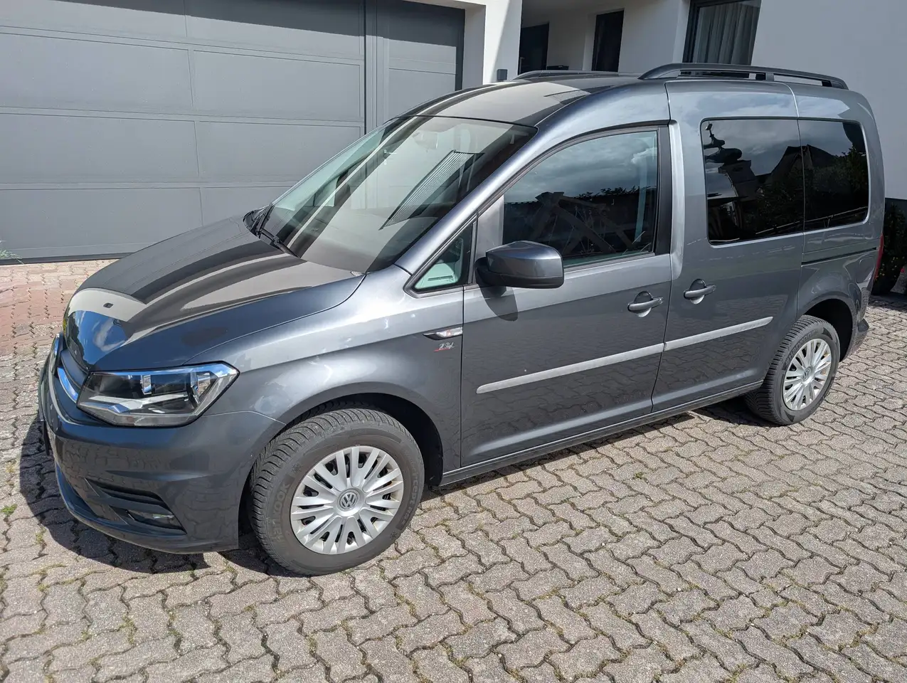 Volkswagen Caddy Caddy Trendline TDI — photo 1 of 18