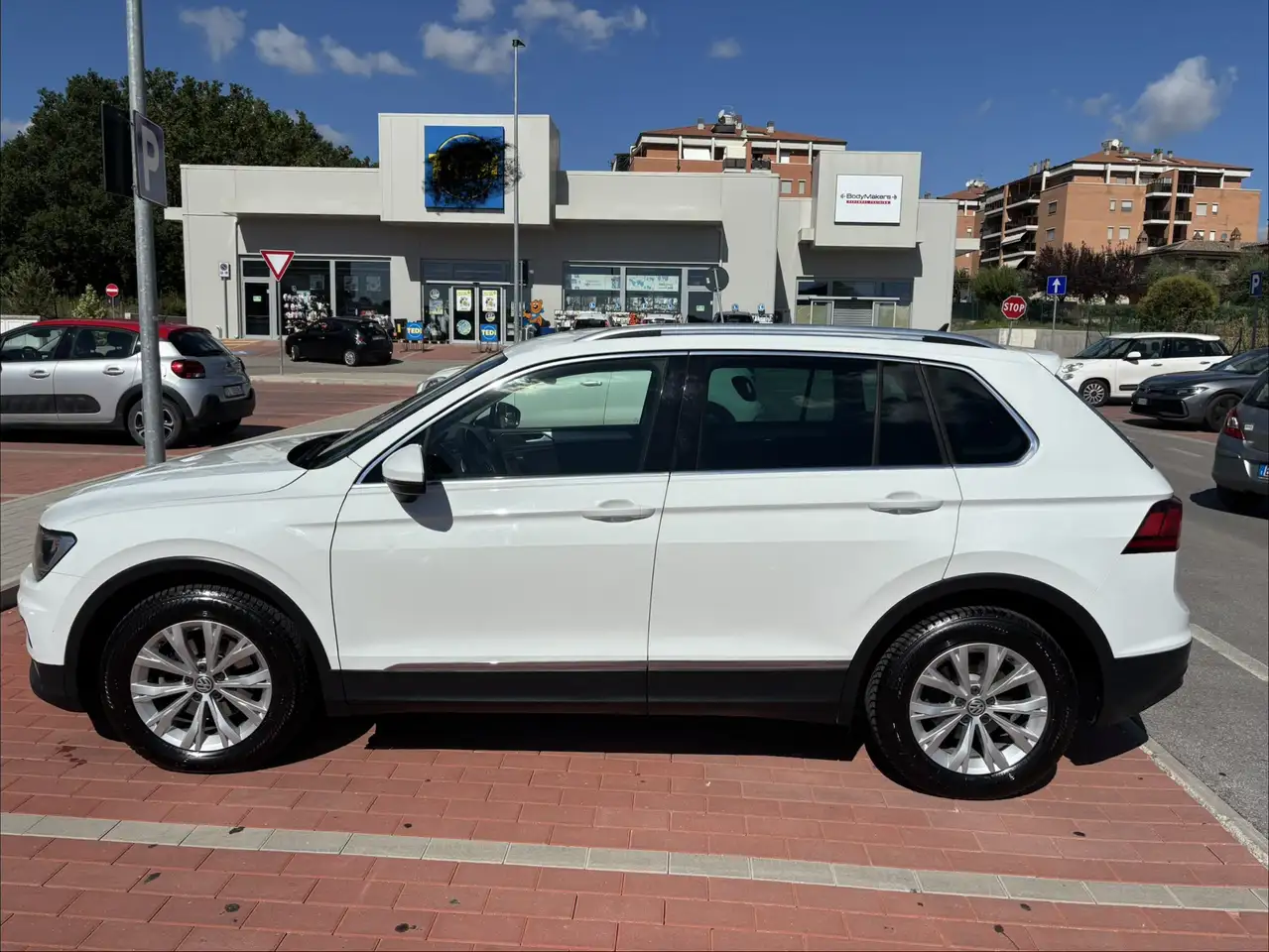 Volkswagen Tiguan 1.6 tdi Business 115cv — photo 1 of 11