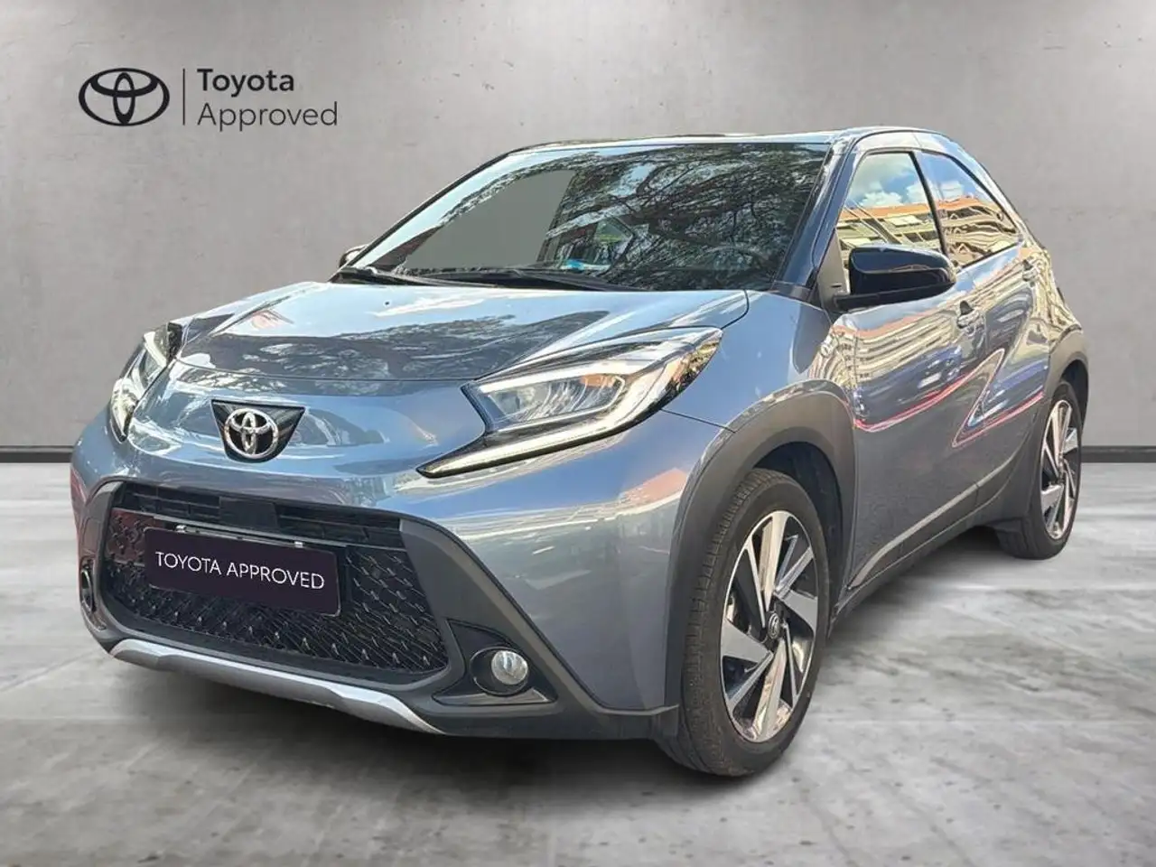 Toyota Aygo X 1.0 Lounge 72cv s-cvt — photo 1 of 16