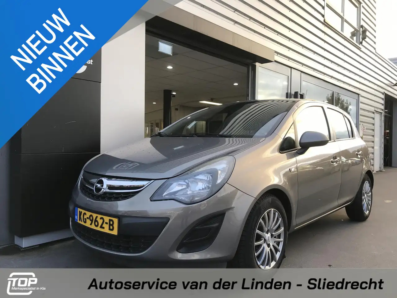 Opel Corsa 1.2-16V Berlin — photo 1 of 16