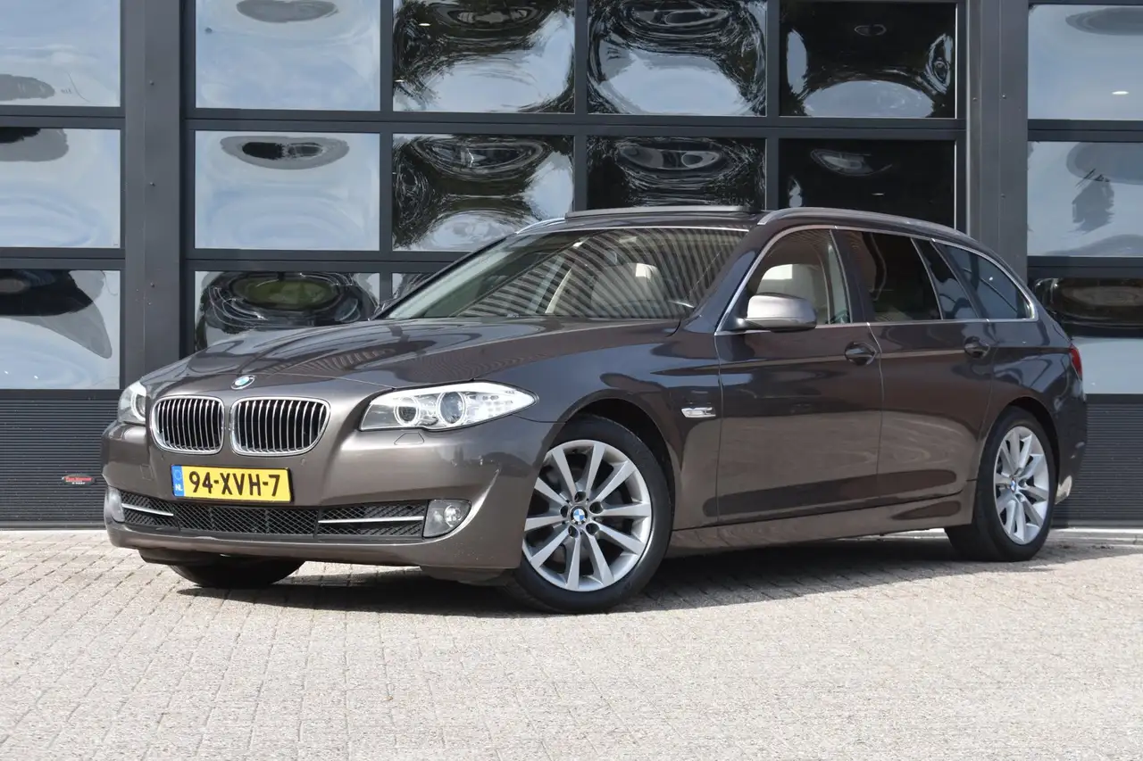 BMW 520 5-serie Touring 520d Upgrade Edition '12 Xenon Pan — photo 1 of 34