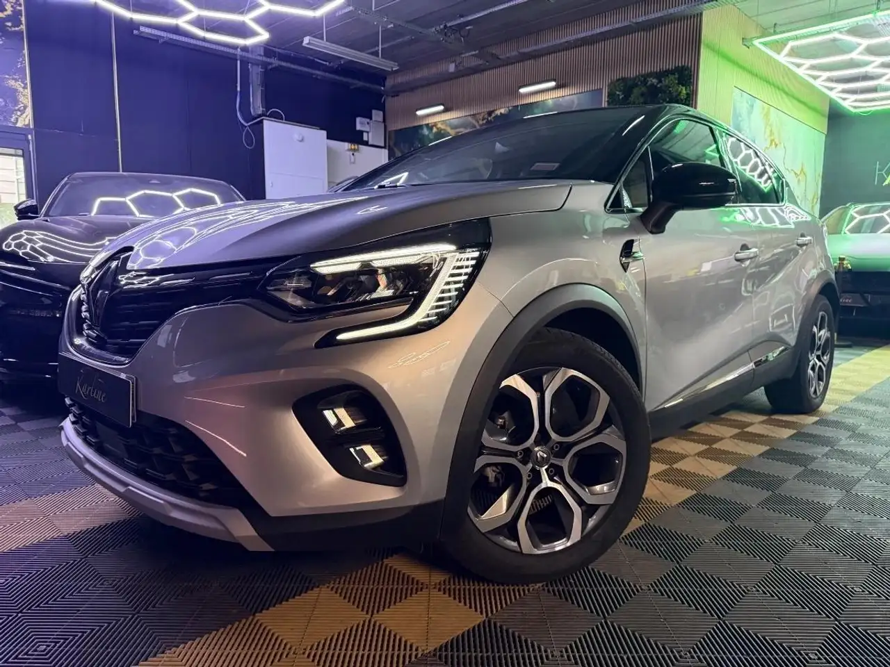 Renault Captur 1.3 TCE 130 cv INTENS I CARPLAY - VITRUAL COCKPIT - AUTO-HOLD - ATTELAGE — photo 1 of 40
