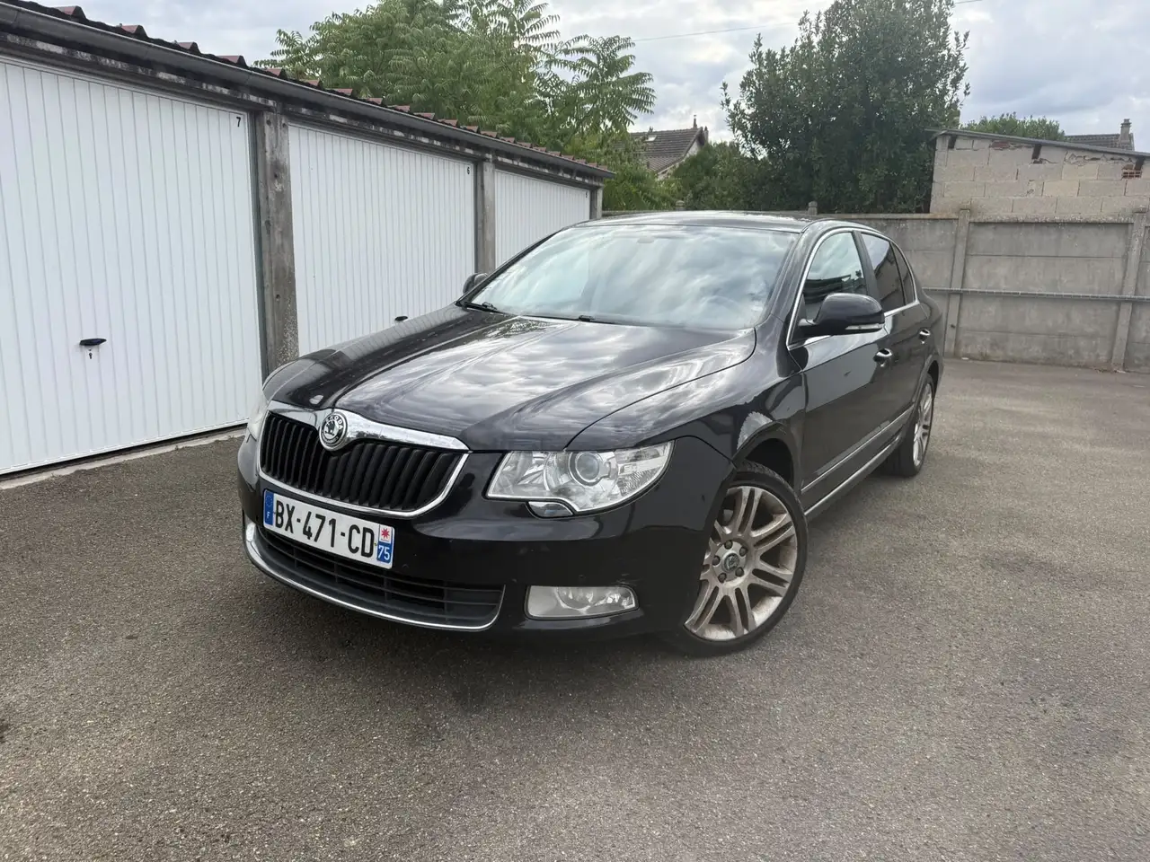 Skoda Superb skoda Superb 2.0 170ch Automatique — photo 1 of 8