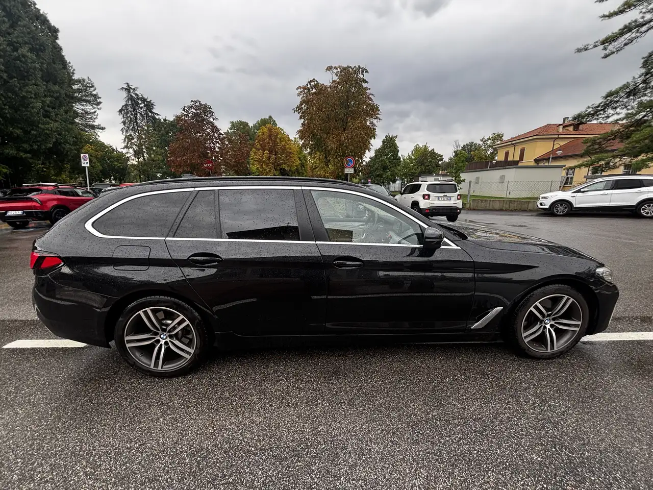 BMW 518 518d Touring Luxury auto — photo 1 of 15