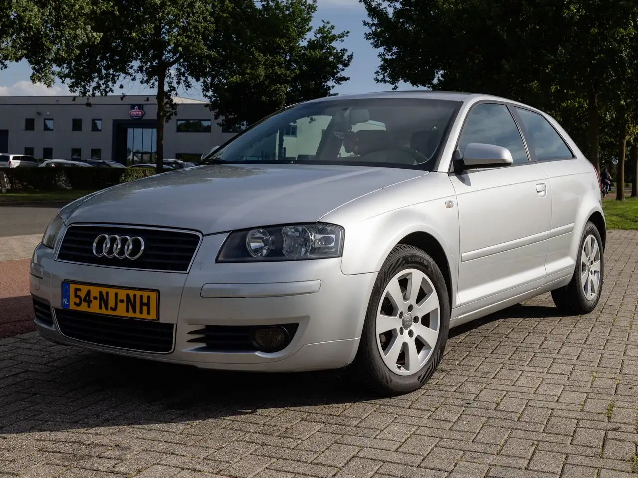 Audi A3 A3 1.6 Ambiente — photo 1 of 30