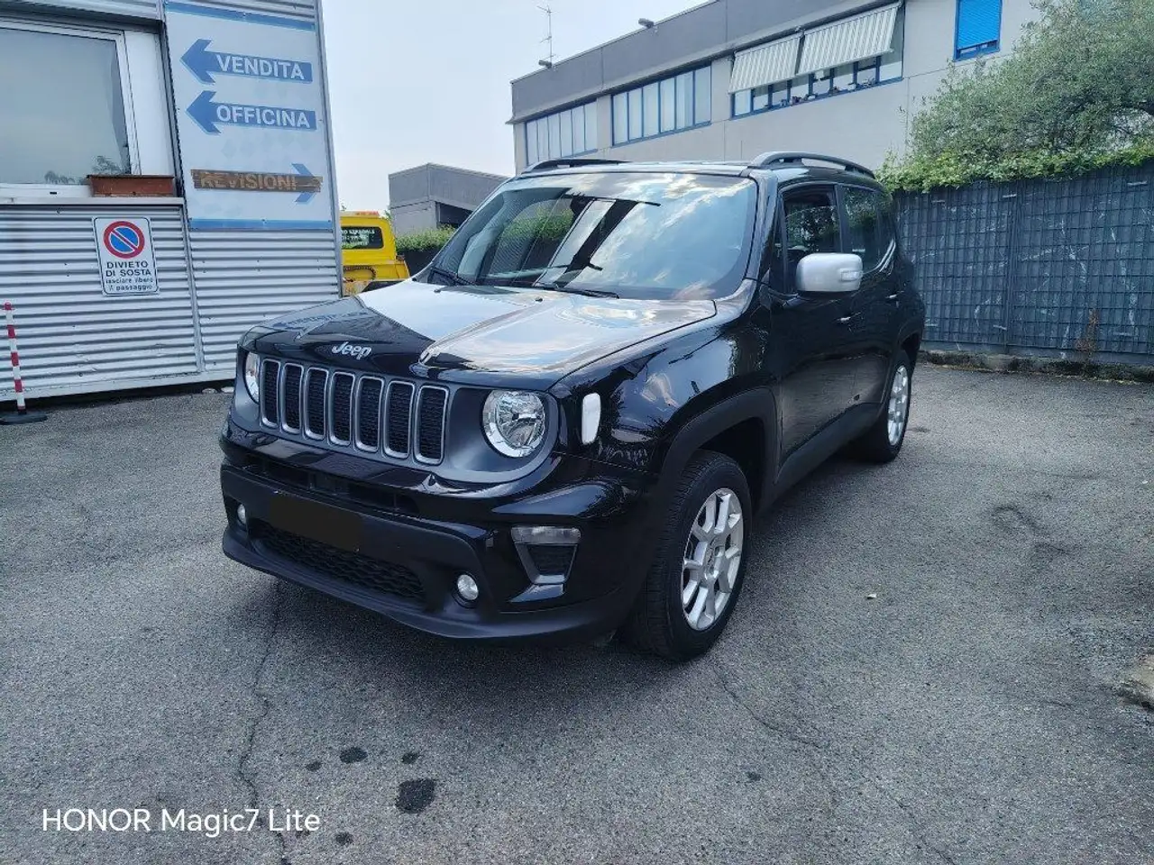 Jeep Renegade 1.3 T4 190CV PHEV 4xe AT6 Limited — photo 1 of 13
