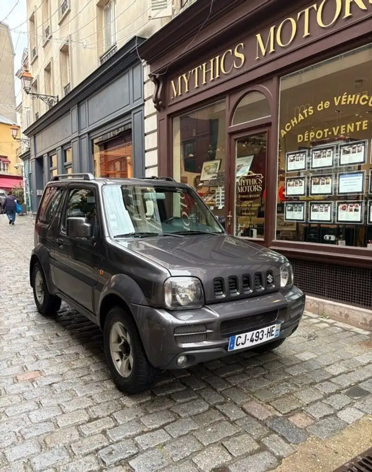 Suzuki Jimny — photo 1 of 11