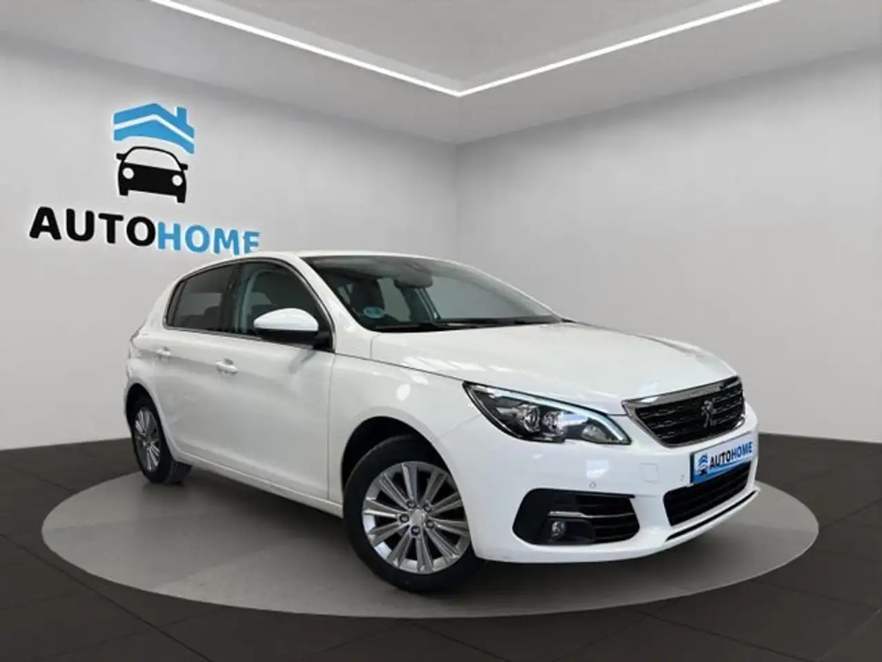 Peugeot 308 1.2 PureTech S&S Active Pack 110 — photo 1 of 15