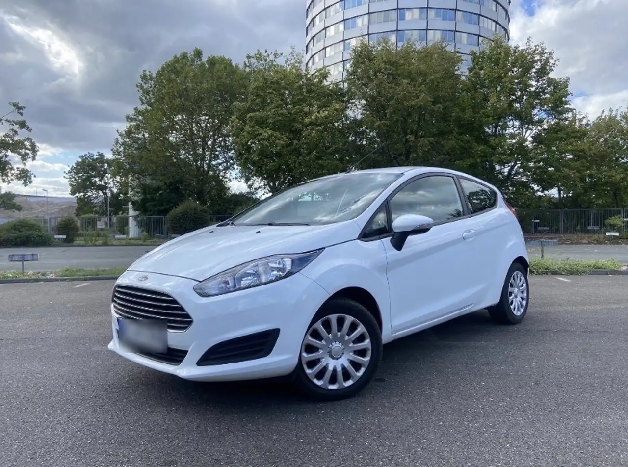 Ford Fiesta Ford Fiesta Erste Hand Scheckheftgepflegt Tüv Neu — photo 1 of 16