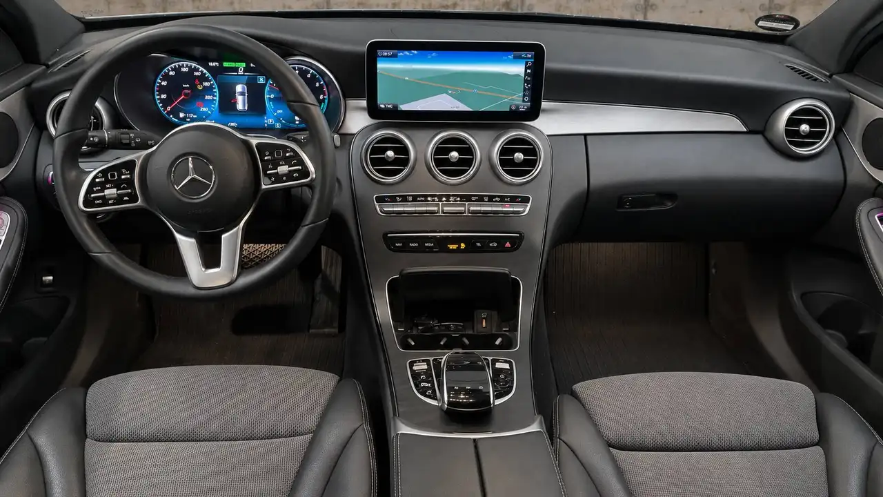 2021 Mercedes-Benz C 300 C 300 de T 9G-TRONIC Avantgarde, photograph 12