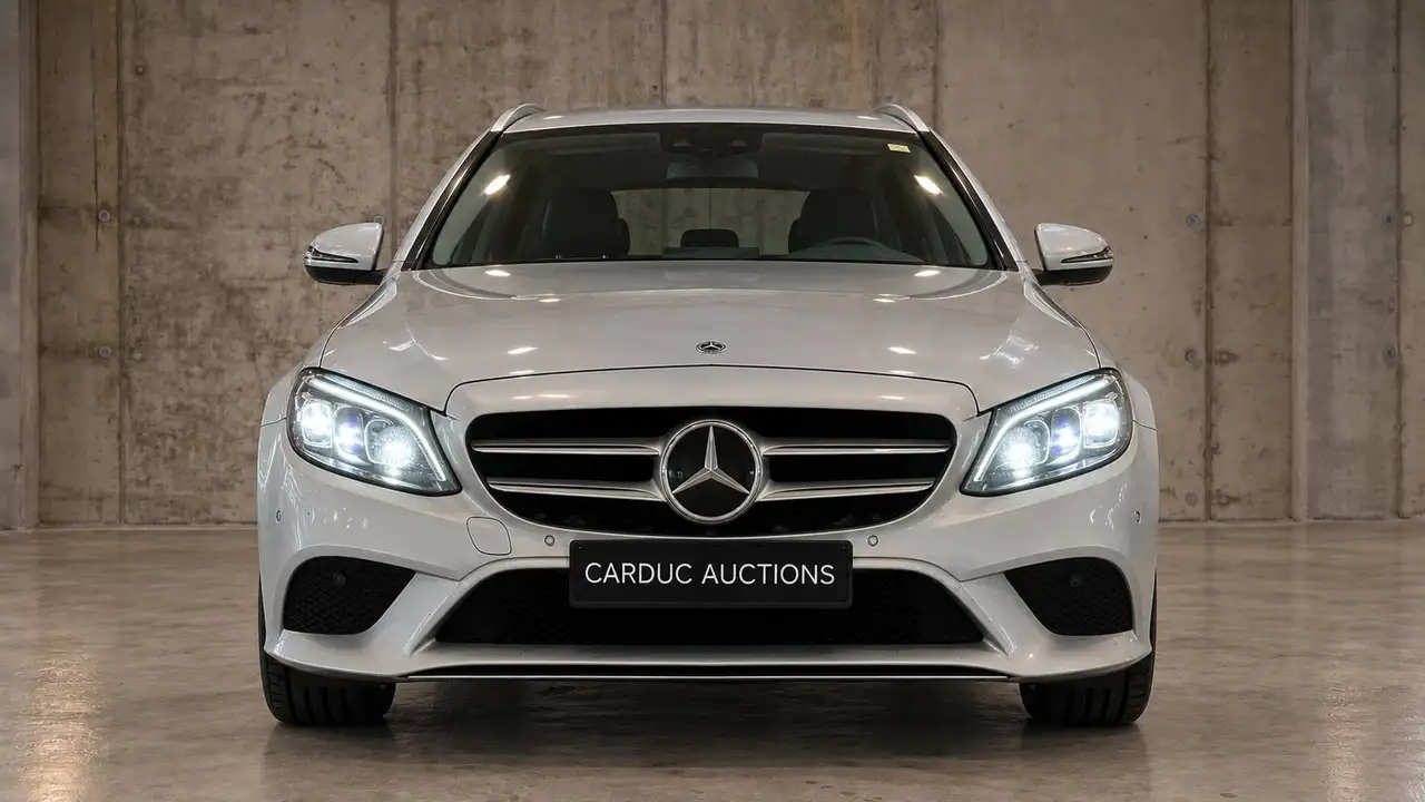 2021 Mercedes-Benz C 300 C 300 de T 9G-TRONIC Avantgarde, photograph 2