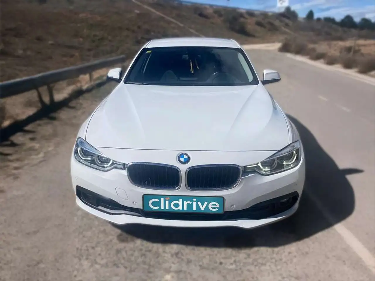 BMW 318 318d — photo 1 of 17