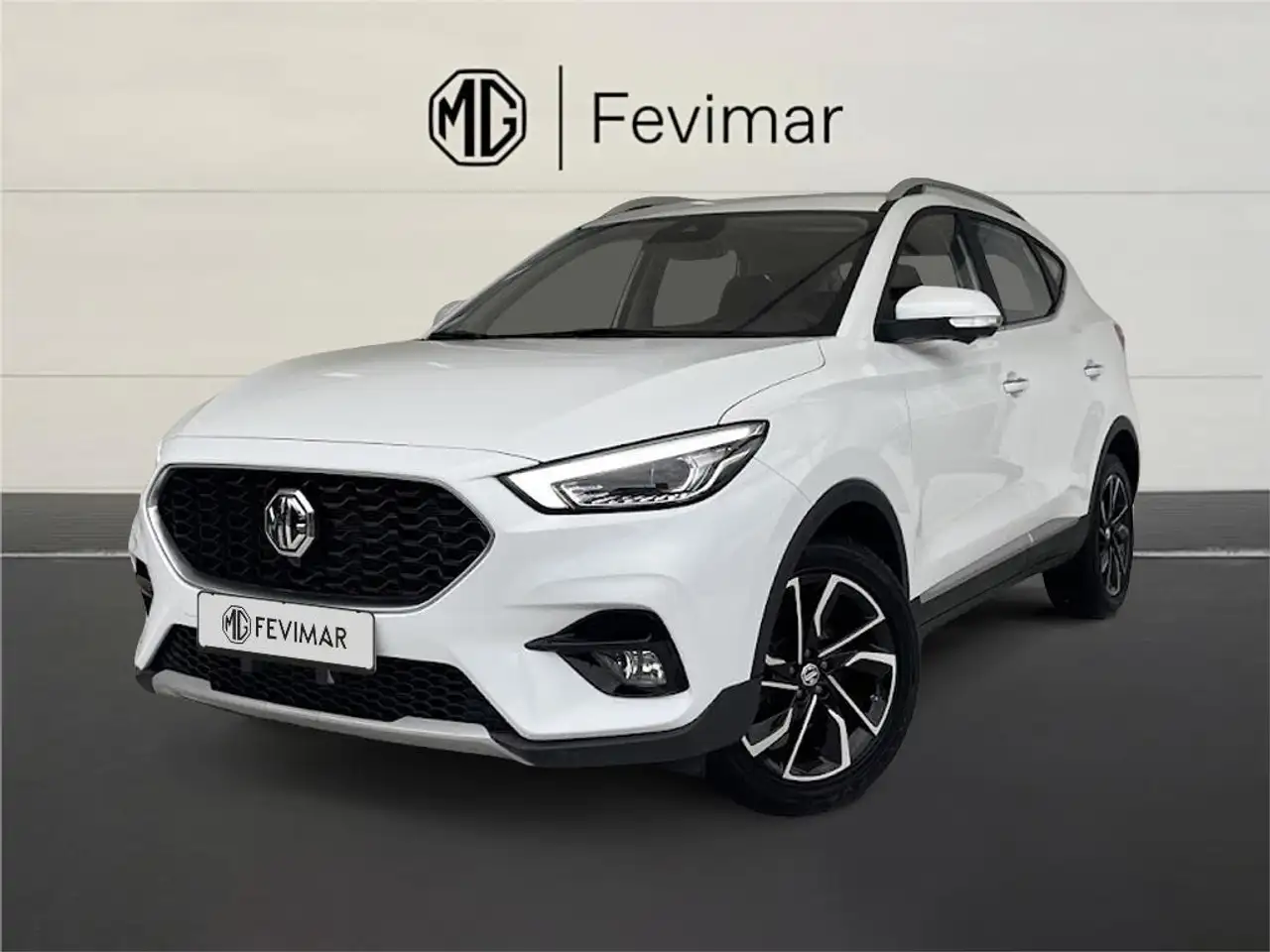 MG ZS 1.5 Luxury — photo 1 of 15