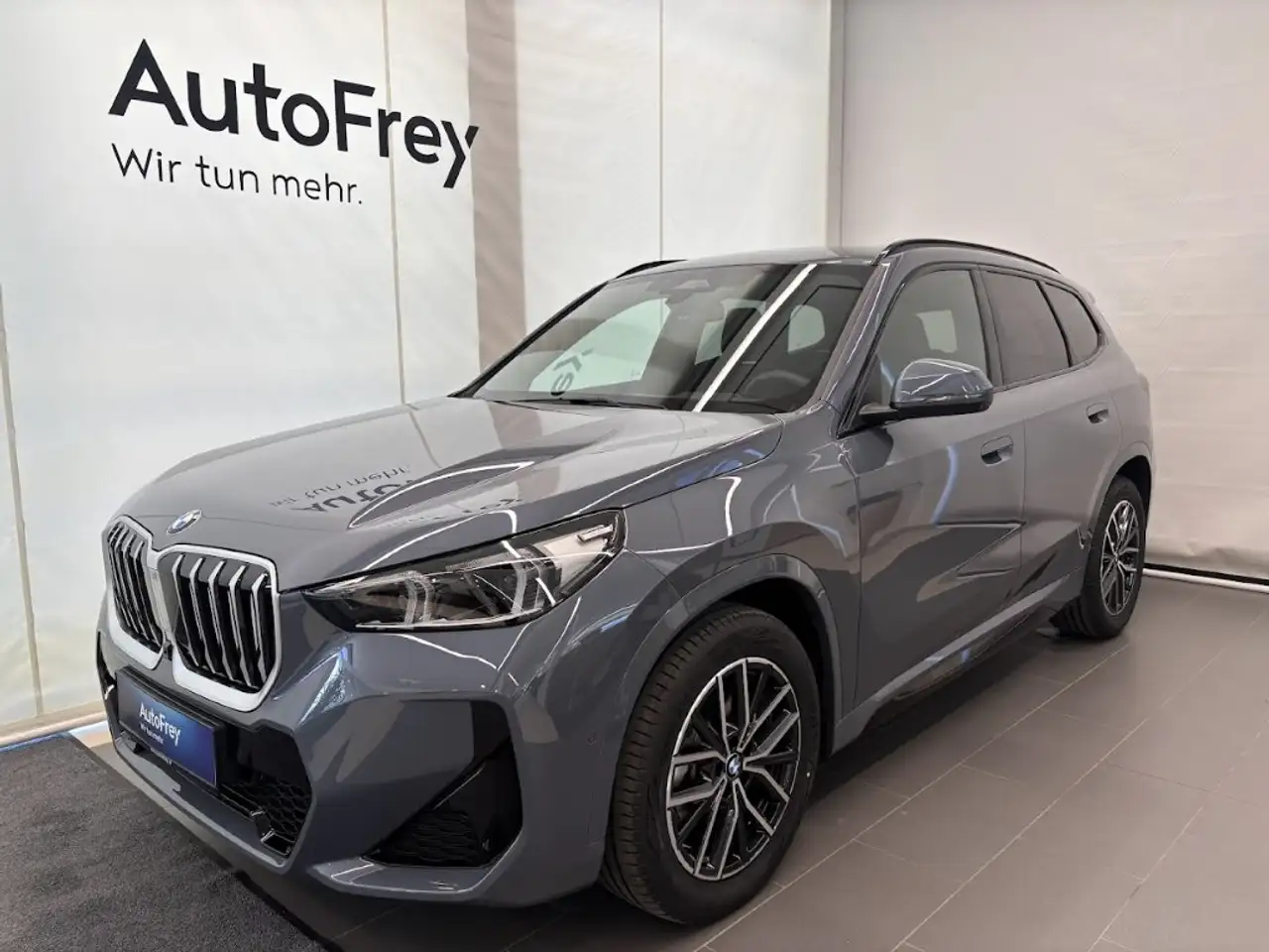 BMW X1 xDrive20d 48V — photo 1 of 10