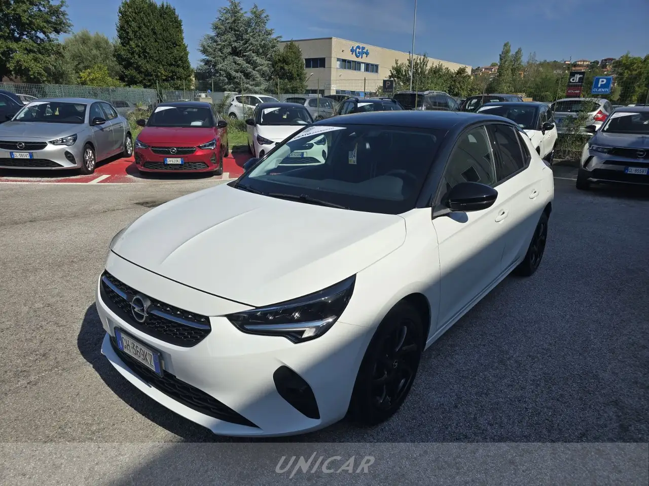 Opel Corsa 1.2 d&t s&s 100cv — photo 1 of 15