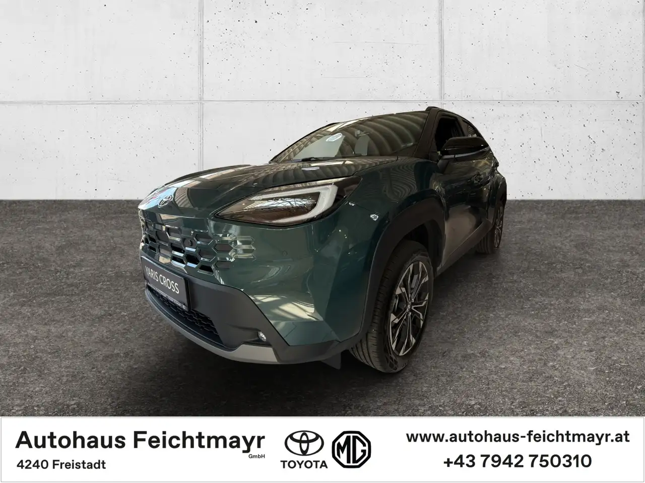 Toyota Yaris Cross HYBRID 2WD Teamplayer Technik Paket 5t. — photo 1 of 11