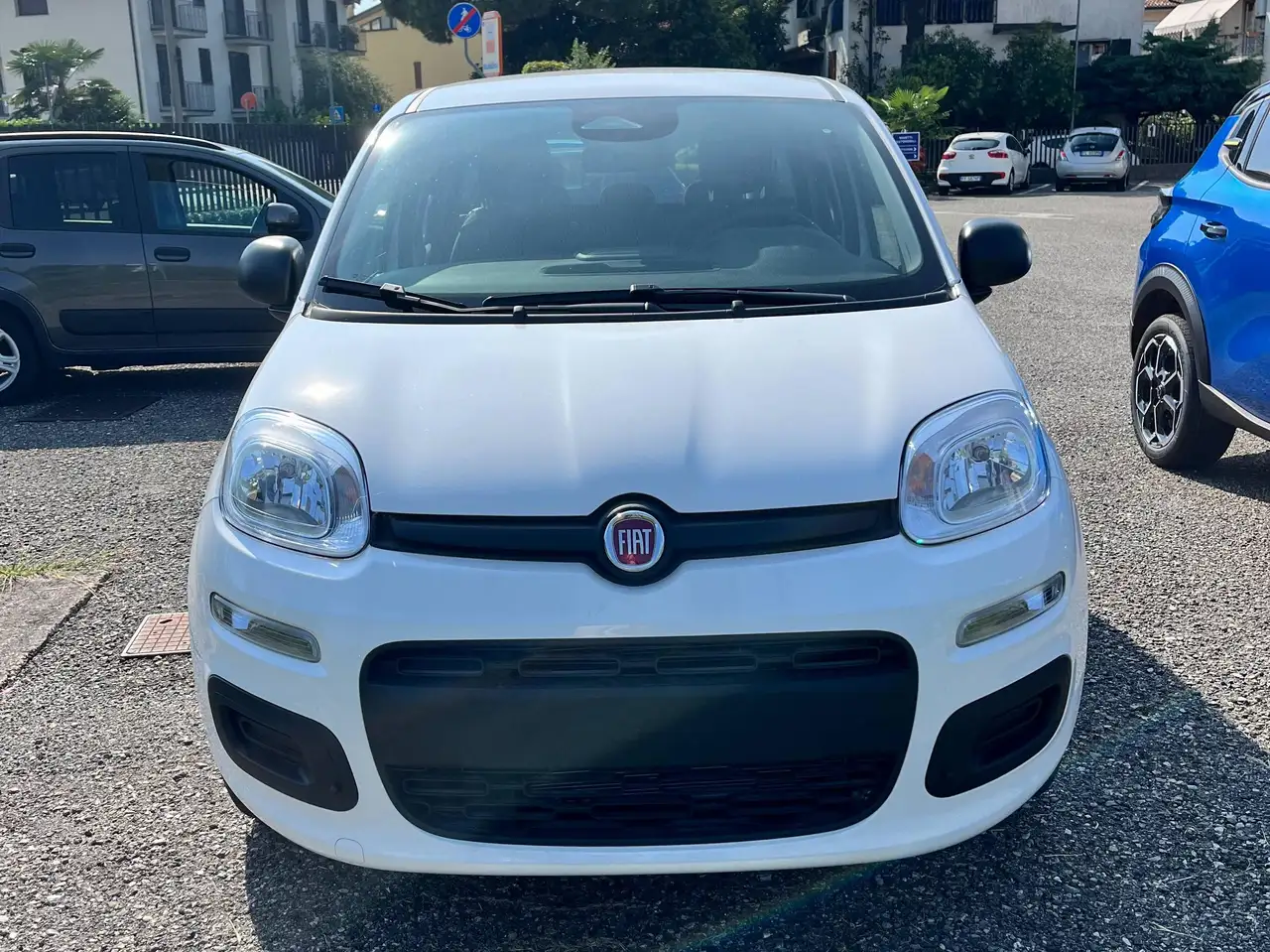 Fiat Pandina Icon Hybrid — photo 1 of 11