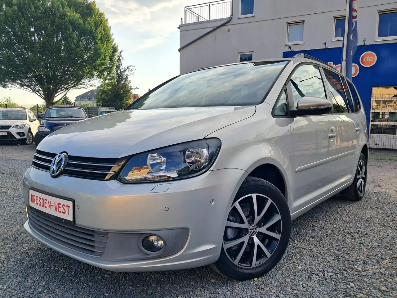 Volkswagen Touran Comfortline — photo 1 of 15