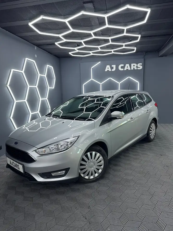 Ford Focus 1.5 TDCi 120Ch *DISTRI NEUVE *RADARS DE RECUL *GARANTIE 12 MOIS — photo 1 of 22