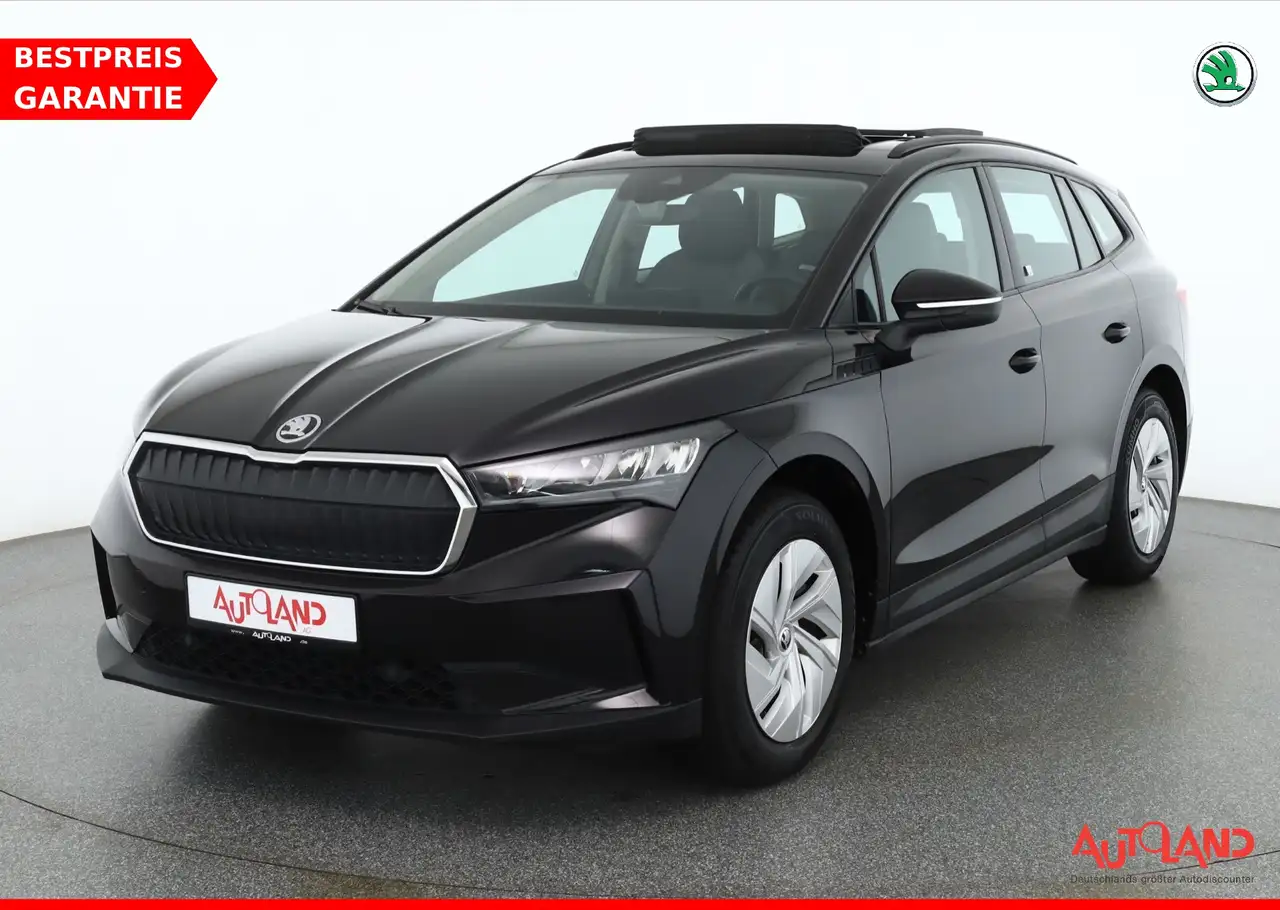 Skoda Enyaq 50 Loft Panorama Sitzheizung Kamera AHK — photo 1 of 30