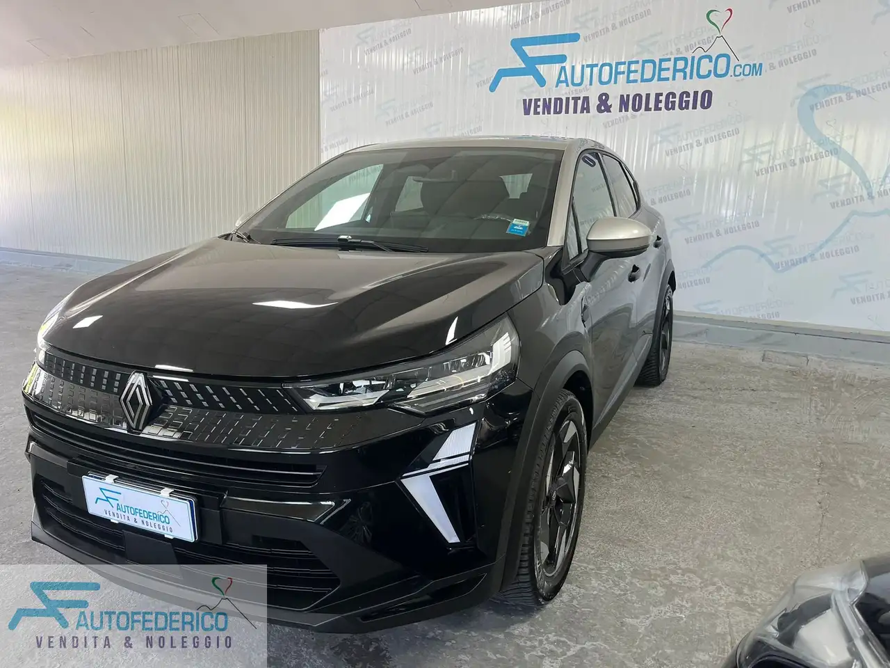 Renault Captur techno TCe 90 — photo 1 of 11