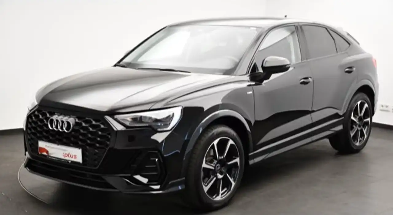 Audi Q3 Q3 35 1.5 tfsi Identity Black s-tronic s line 2024 — photo 1 of 9